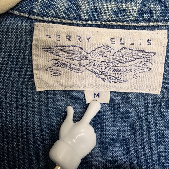 Perry Ellis Women's Blue Denim Chore Barn Jean Jacket Size Medium Square Pockets - Picture 8 of 15